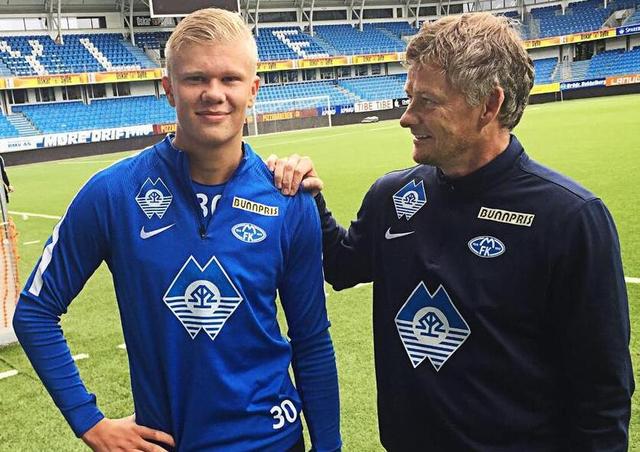 五冠加身！国安3-0击败河南夺得队史第5座足协杯冠军（国安三球完胜河南，队史第五次捧起足协杯）