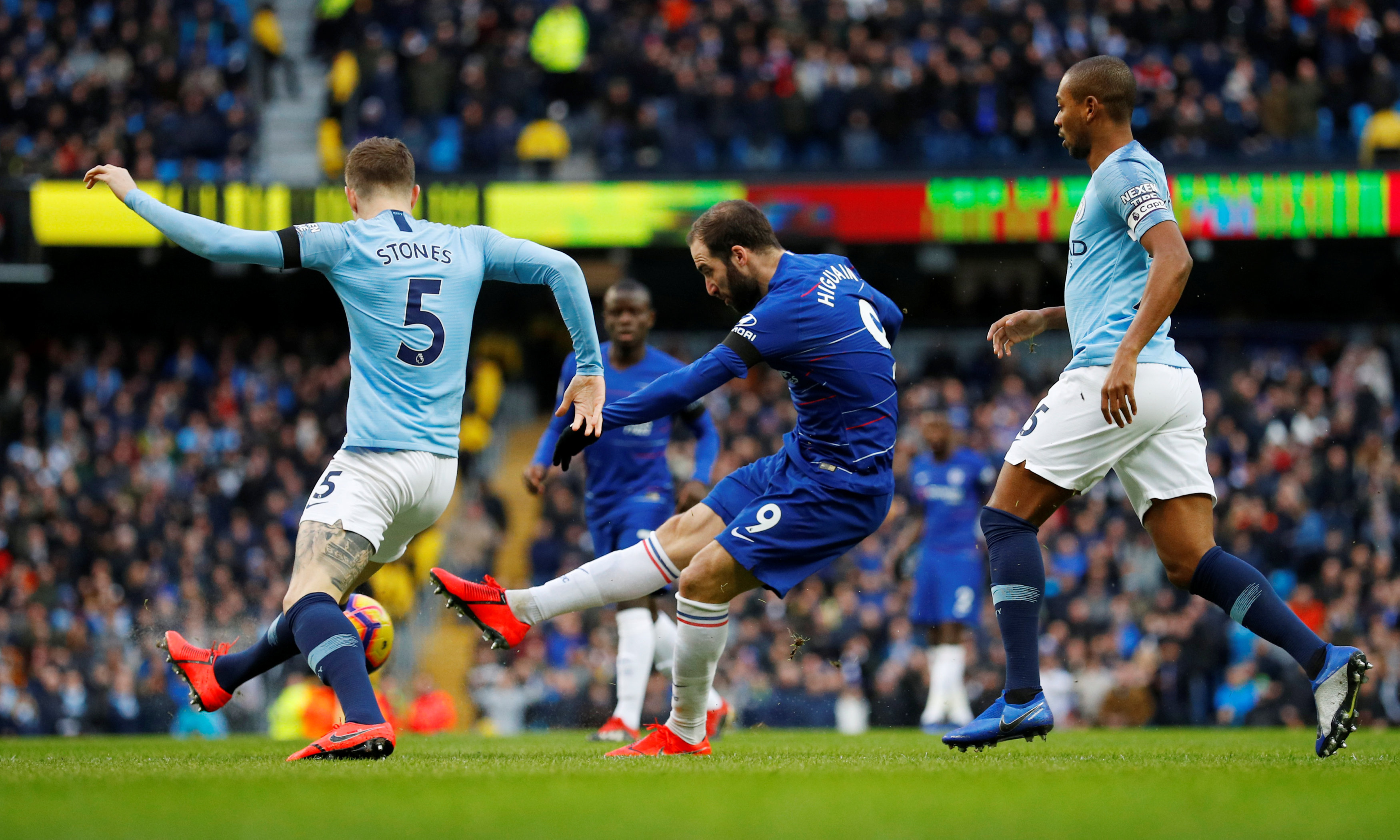 吉马良斯：卡塞米罗是我的榜样，巴西队需要内马尔这样的巨星（吉马良斯：我以卡塞米罗为榜样，巴西队离不开内马尔这样的巨星）