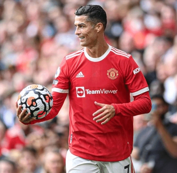 能超越吗？据统计，今年姆巴佩已经代表皇马攻入了53球（姆巴佩今年已为皇马攻入53球，他能否继续刷新纪录？）