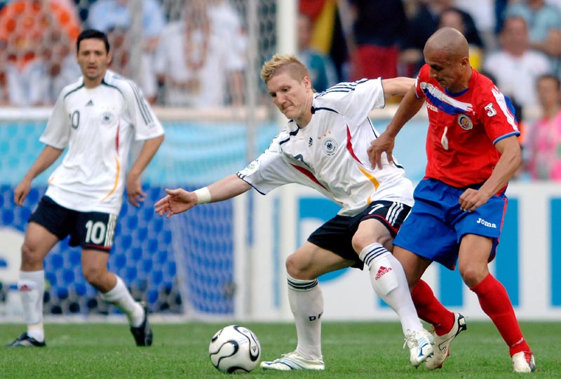 利物浦全力留住科纳特，格伊可能被取代，科纳特状态下滑，但球队仍视其为关键球员。（利物浦力保科纳特：状态下滑仍属核心，格伊位置或被取代）