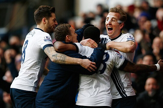 利物浦欧冠小组赛关键战平切尔西（欧冠小组赛焦点之战：利物浦与切尔西战成平局）