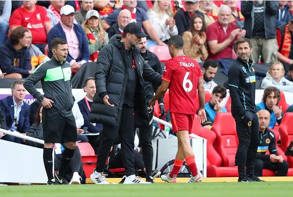 巴萨官方：埃里克-加西亚鼻骨骨折，将佩戴防护面具（巴萨官宣：埃里克-加西亚鼻骨骨折，后续将佩戴防护面具出战）