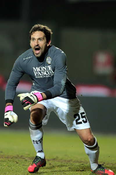 13场11球！1米91巴西锋霸紧追哈兰德，安帅迎支点王！（13战11球！1米91巴西锋霸逼近哈兰德，安帅坐拥支点王！）