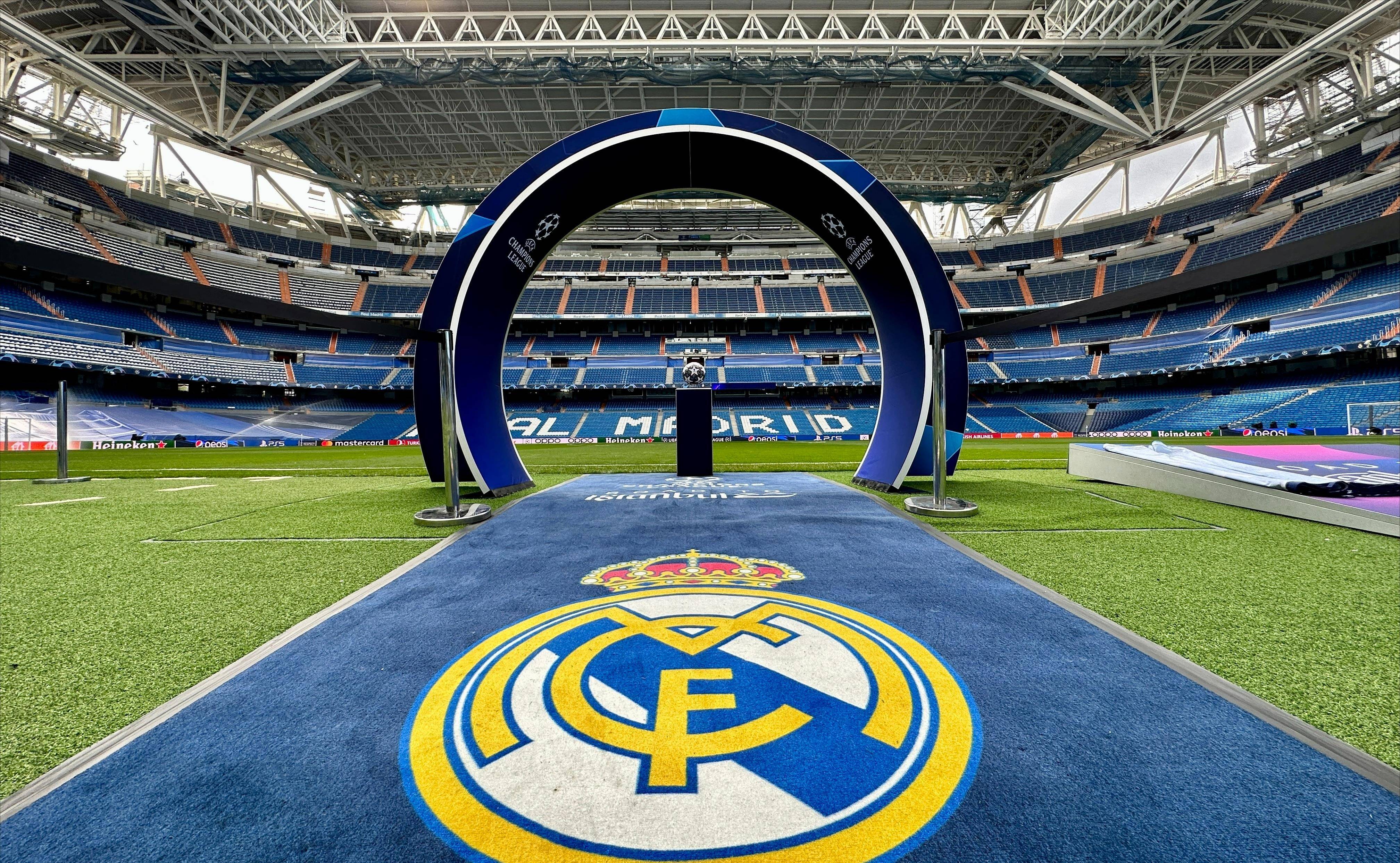 劳塔罗进球后比出A字，把进球献给受伤的前队友阿什拉夫（劳塔罗破门后比出“A”手势，将进球献给受伤的前队友阿什拉夫）