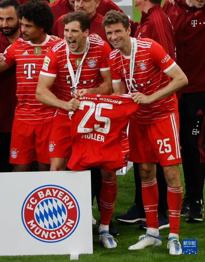 记者：韩国裁判见家人时非常痛苦，孩子问他们能否别当裁判了（记者称韩国裁判与家人相聚倍感痛苦，孩子劝其别再当裁判）