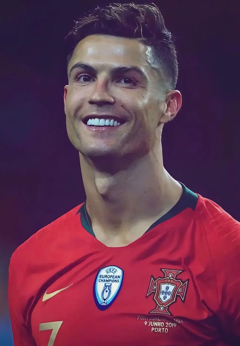 真正意义上的倒钩之王。很多其他球员所谓的倒钩其实...（名副其实的倒钩之王，别把那些所谓的倒钩当真）