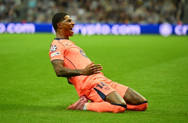 TA：埃利奥特融入维拉的进程较为缓慢，他需要更加沉着冷静（TA：埃利奥特融入维拉进展缓慢，仍需更冷静沉着）